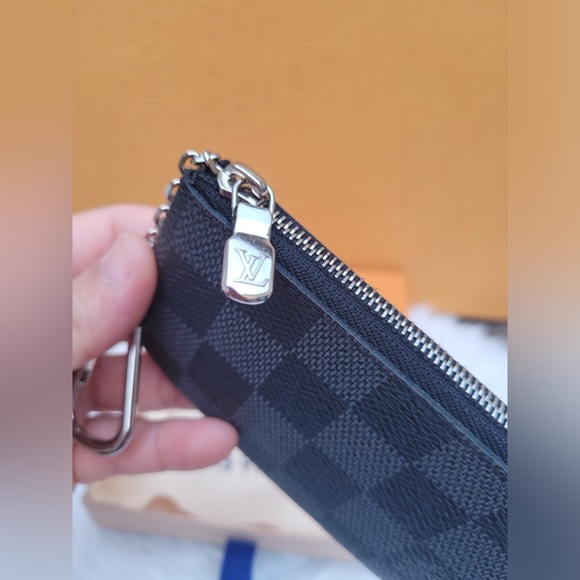 Graphite Key Cles/Pouch - Picture 2 of 12